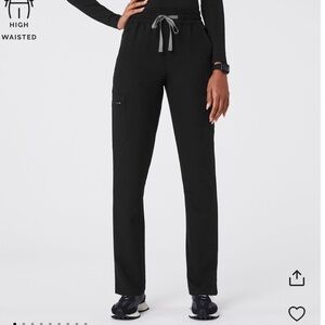 Women’s black figs dowa petite scrub pants